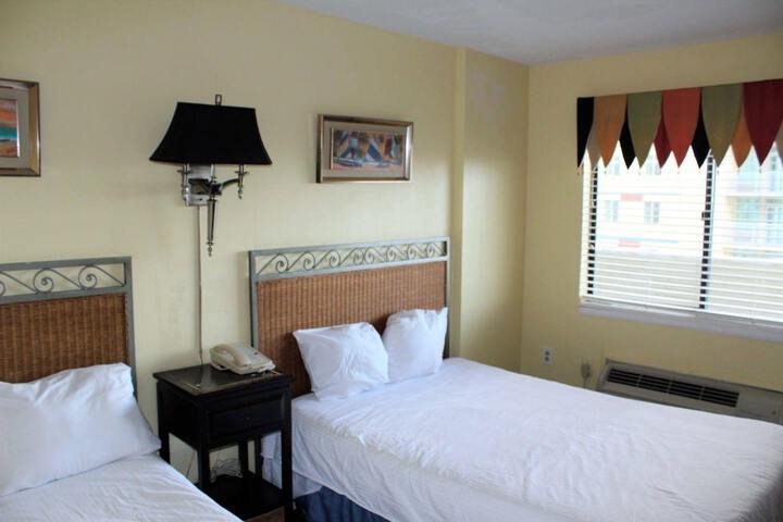Room 5 of 10