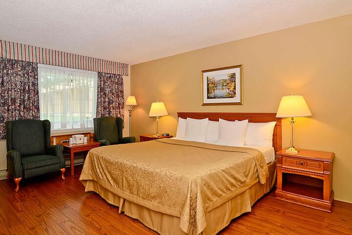 1 King Bed (11 of 25)