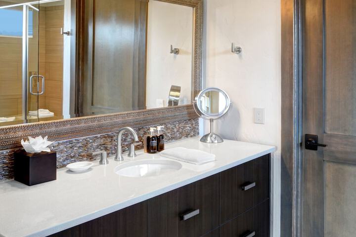 Bathroom sink