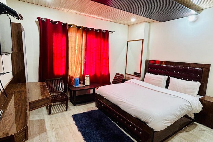 Room 4 of 14
