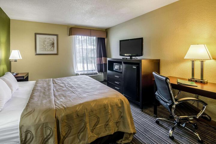 1 King Bed (2 of 4)