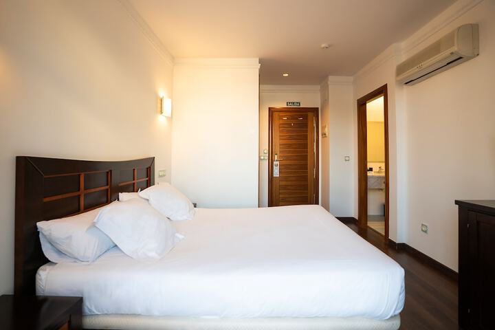 Room 6 of 27