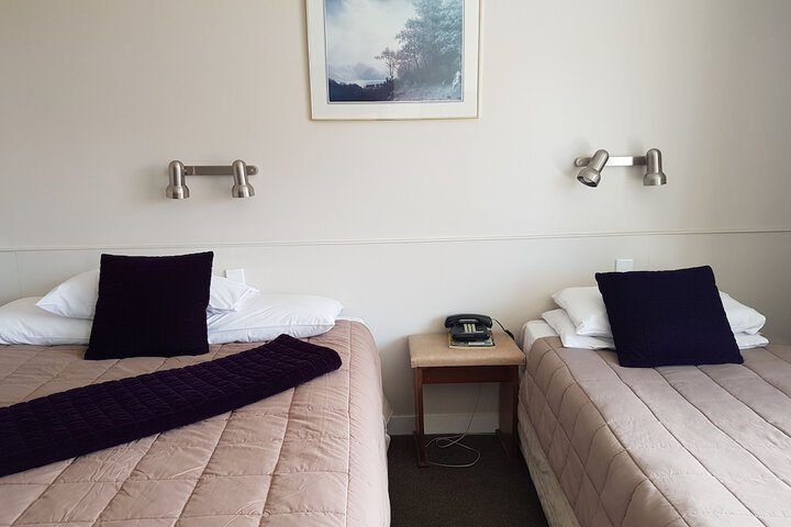 Room 6 of 32