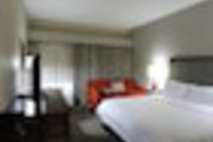 Room 26 of 105
