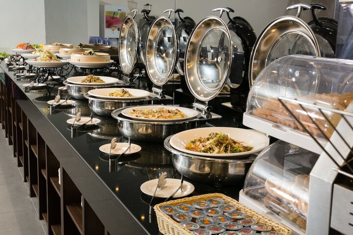 Dining 69 of 77