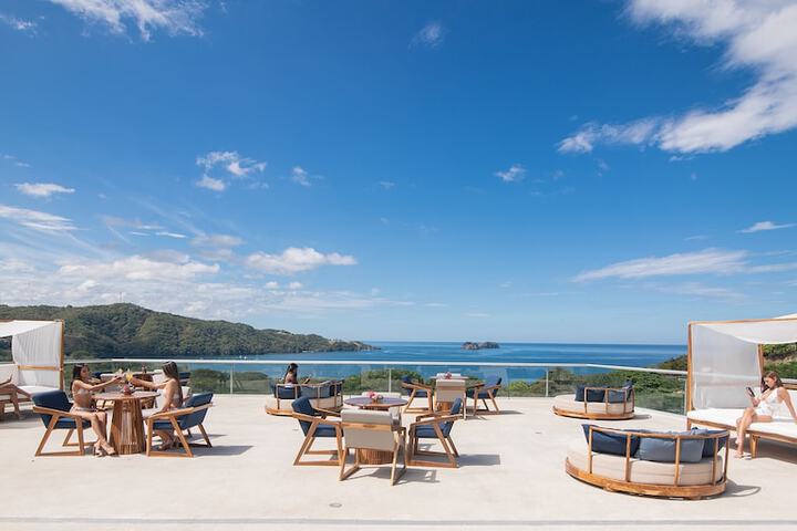 Sundeck 97 of 107