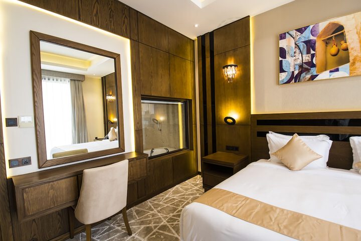 Room 10 of 86