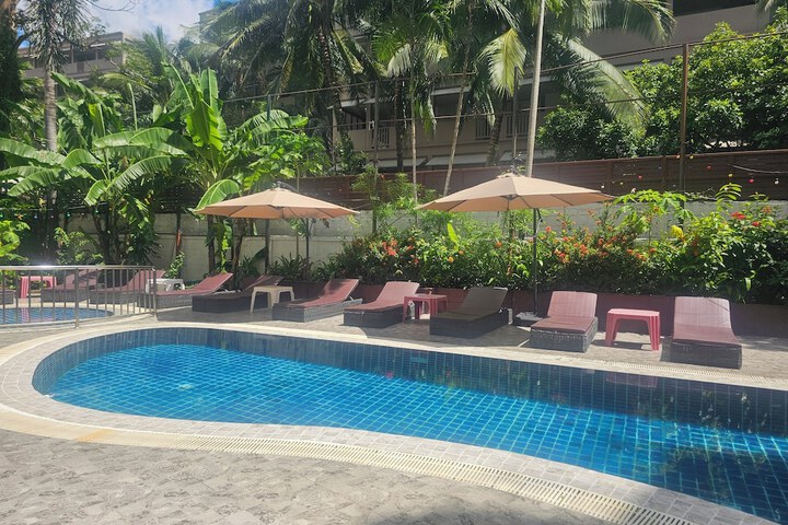 Pool 105 of 147