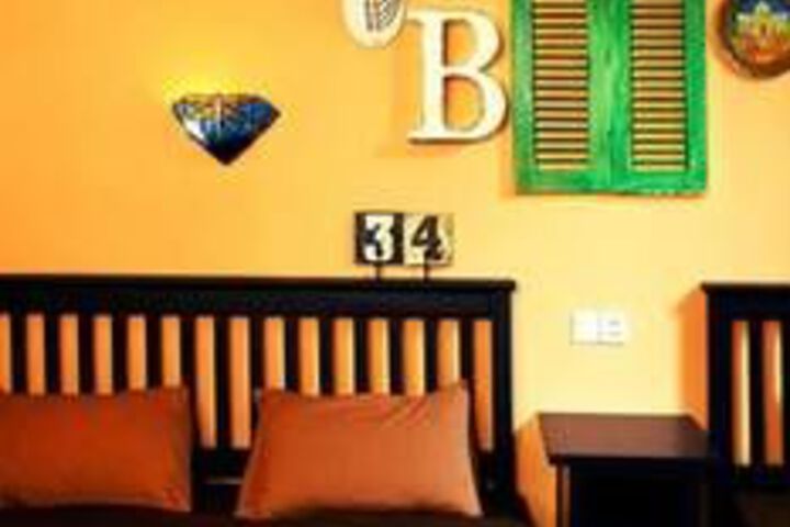 Room 6 of 94