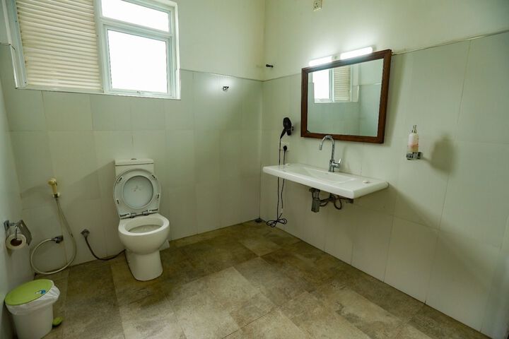 Room 12 of 34