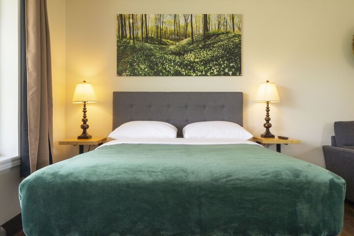 Room 4 of 27