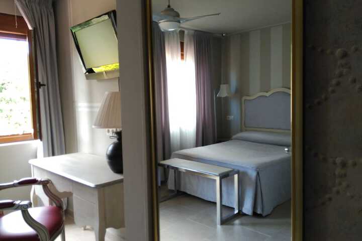 Room 5 of 7