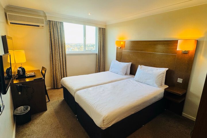 Room 8 of 38