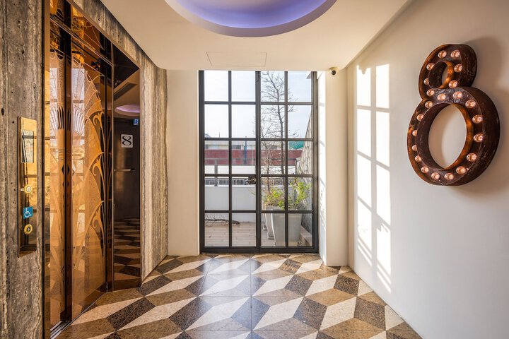 Ballroom/Hall 144 of 151