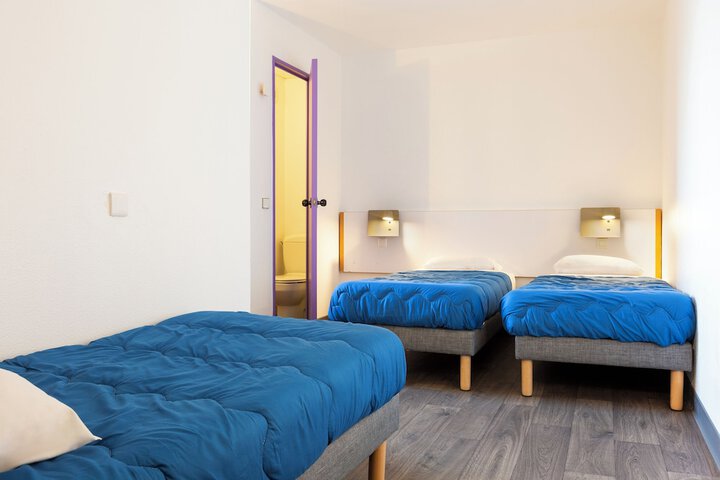 Room 8 of 11
