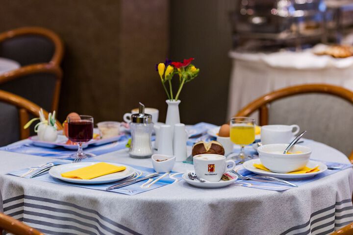 Breakfast/Coffee Service 50 of 84