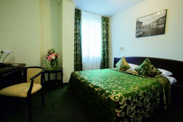 Room 35 of 114