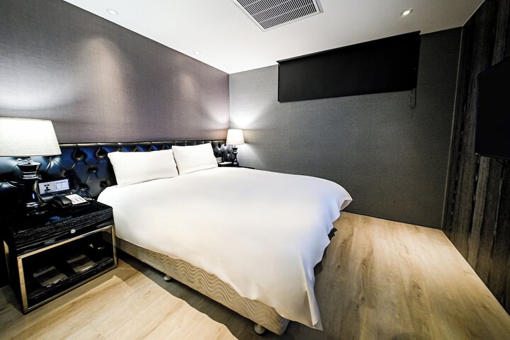 Room 12 of 146