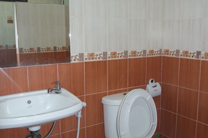 Room 10 of 17
