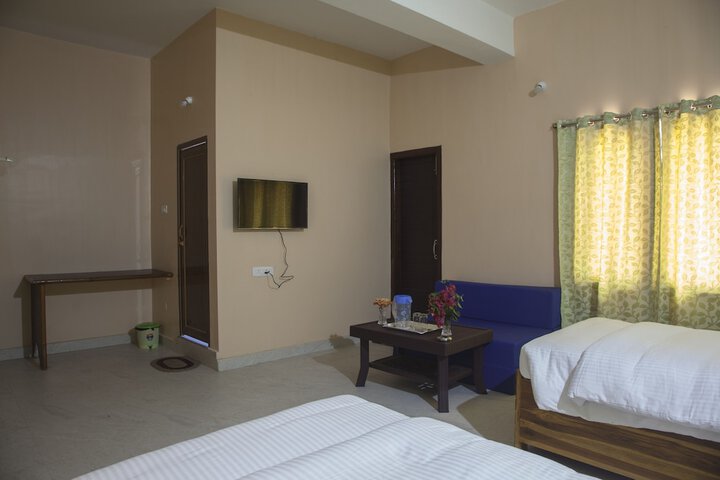 Room 9 of 13
