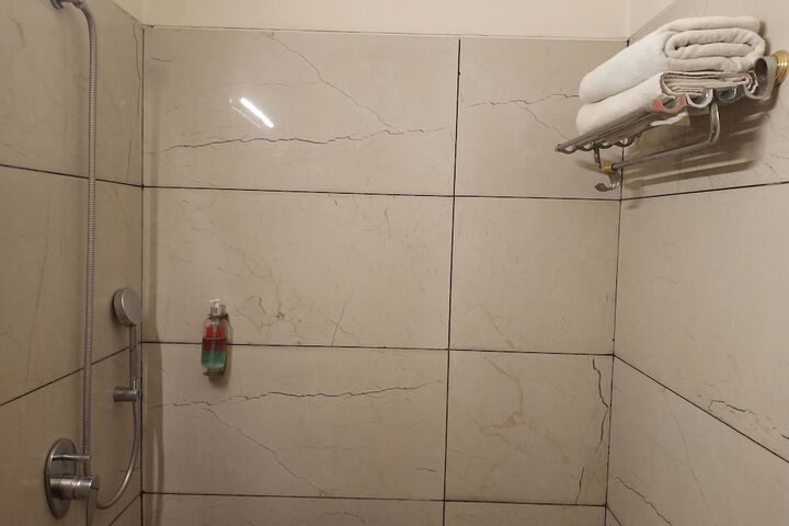 Room 19 of 35