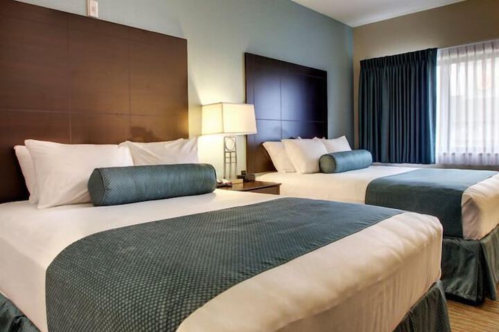 Quadruple Queen Bed (17 of 17)