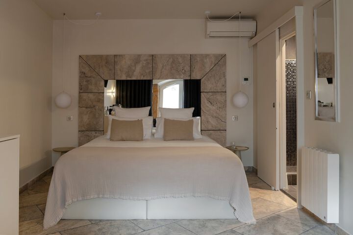 Room 282 of 780