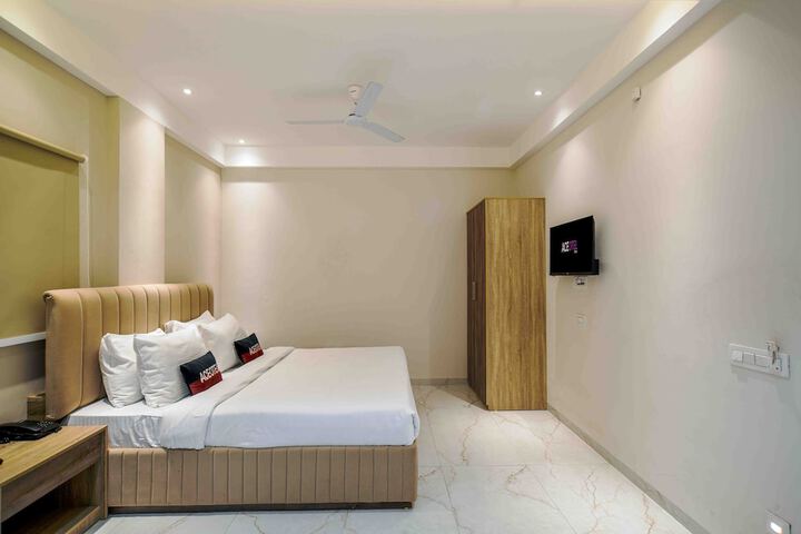 Room 26 of 33