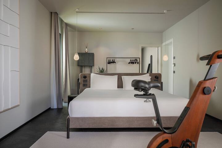 Room 40 of 85