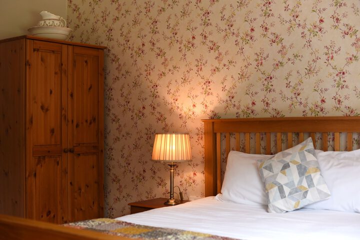 Room 6 of 50