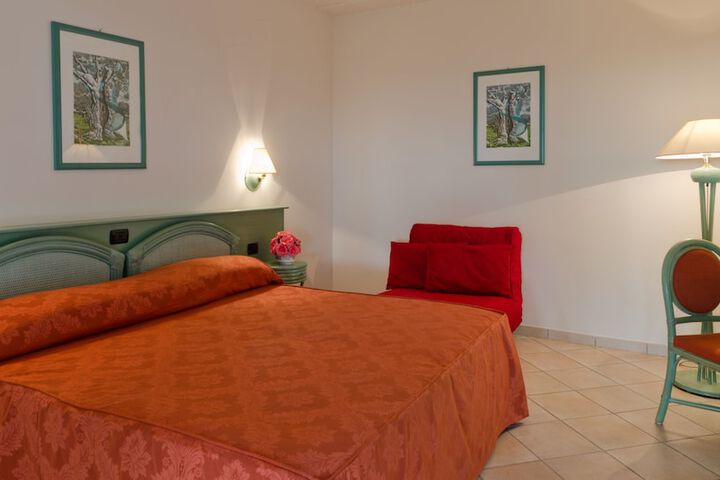 Room 4 of 52