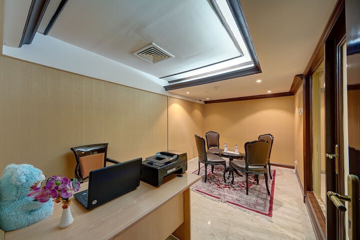 Business Center 95 of 95