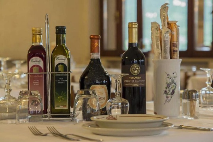 Dining Photos