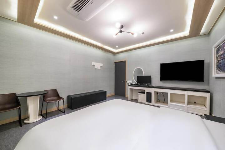Room 18 of 63