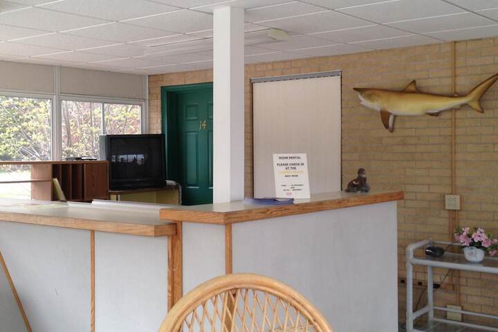 Entrance & Lobby