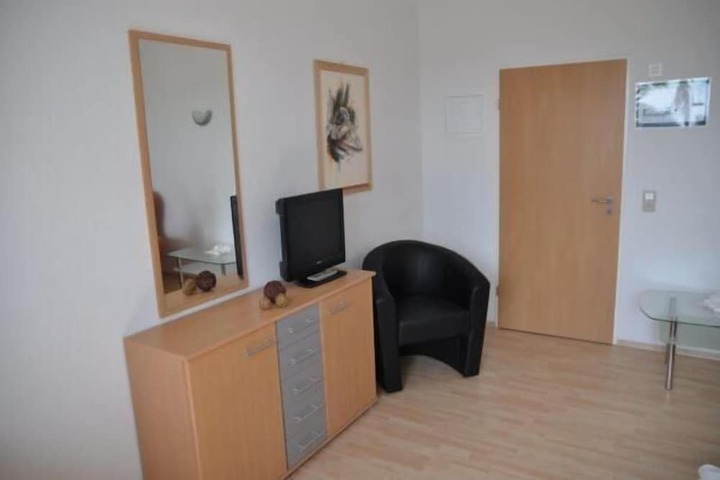 Room 10 of 36