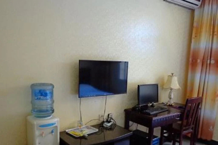 Room 2 of 9