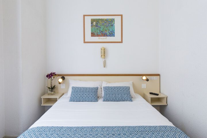 Room 10 of 31