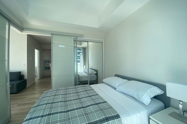Room 176 of 931