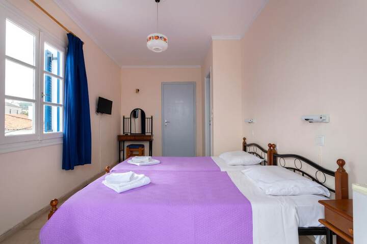 Room 10 of 23