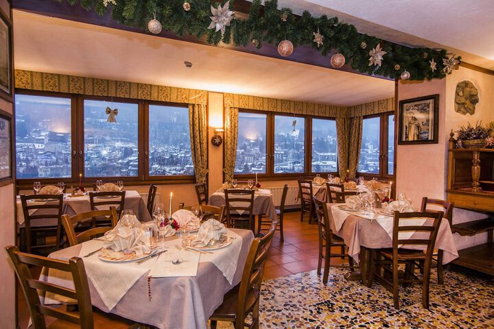 Dining Photos