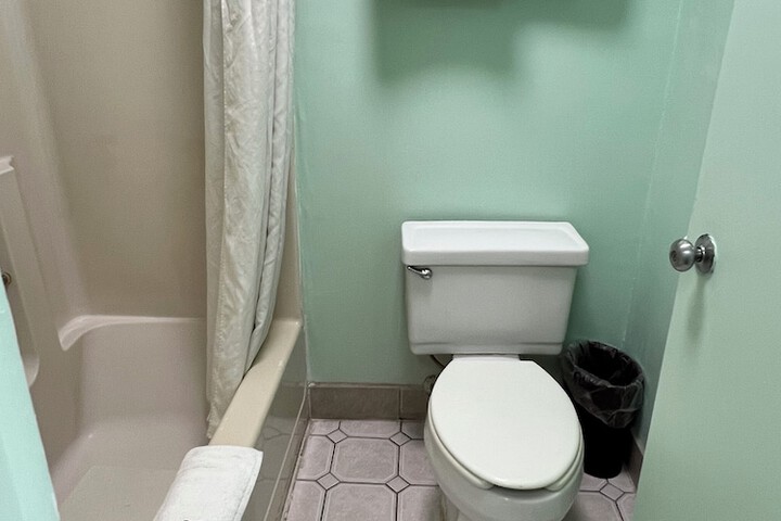 Room 15 of 16