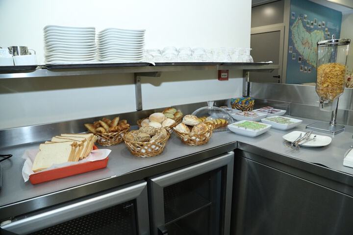 Breakfast/Coffee Service 51 of 63