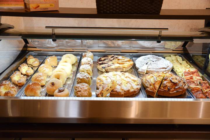 Breakfast/Coffee Service 126 of 185