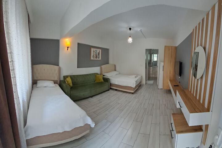 Room 3 of 46
