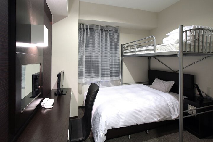 Room 15 of 66