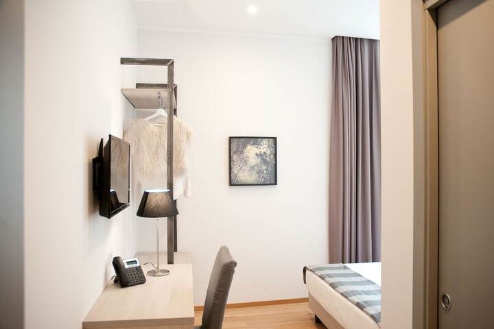 Room 14 of 84