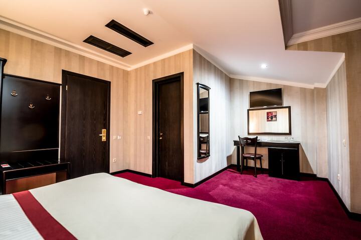 Room 7 of 70