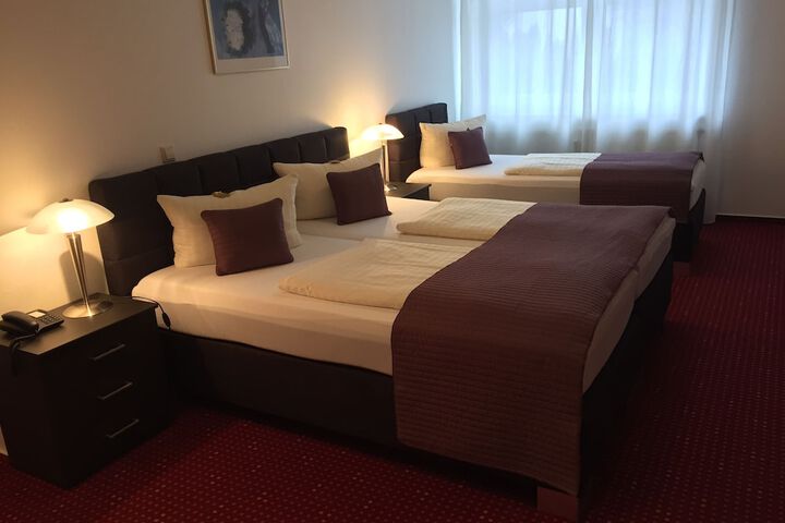Room 5 of 37