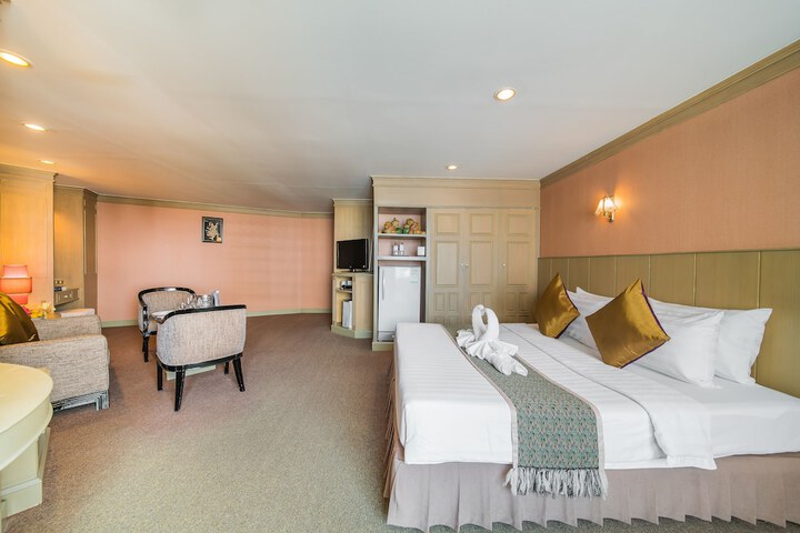 Room 16 of 100